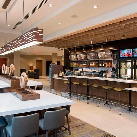 Courtyard By Marriott Holland Downtown Hotel